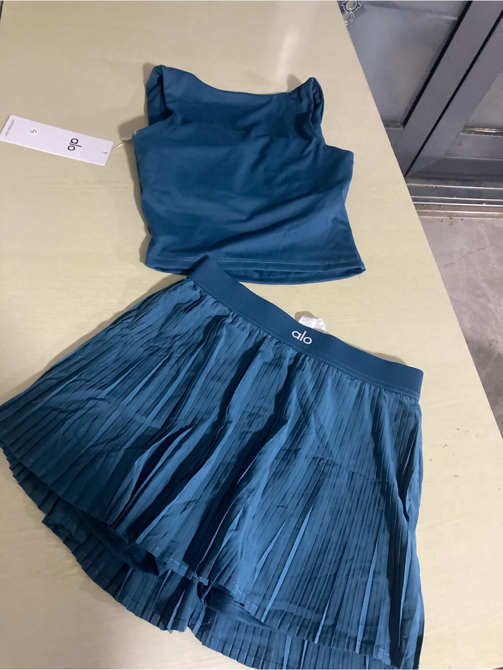 ALO Yoga Teal Pleated Midi Skirt - Picture 2 of 6